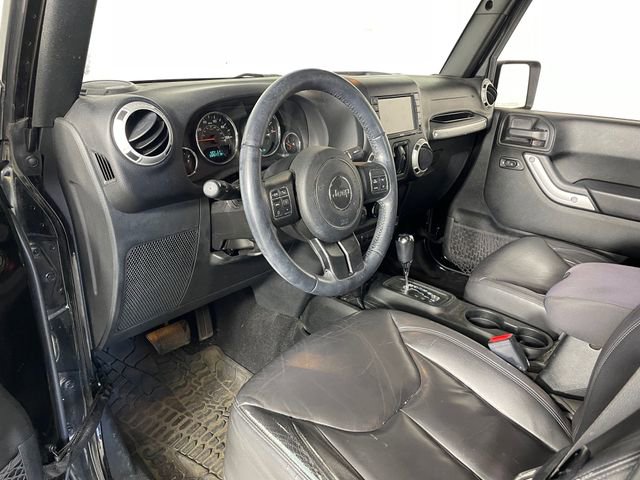 Used 2017 Jeep Wrangler Unlimited Sahara w/ Connectivity Group AWD/4WD image 3