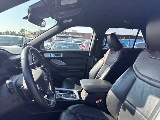 Certified 2020 Ford Explorer Platinum w/ Premium Technology Package AWD/4WD image 11