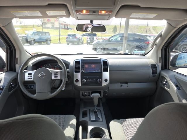 Used 2019 Nissan Frontier SV image 14