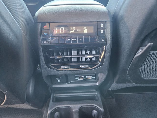 Used 2023 Jeep Grand Cherokee L Limited w/ Luxury Tech Group II image 19