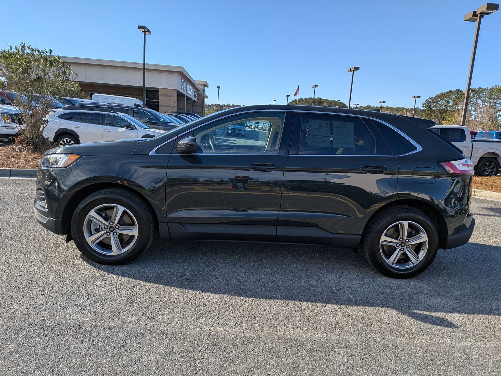 Certified 2024 Ford Edge SEL w/ Convenience Package image 2