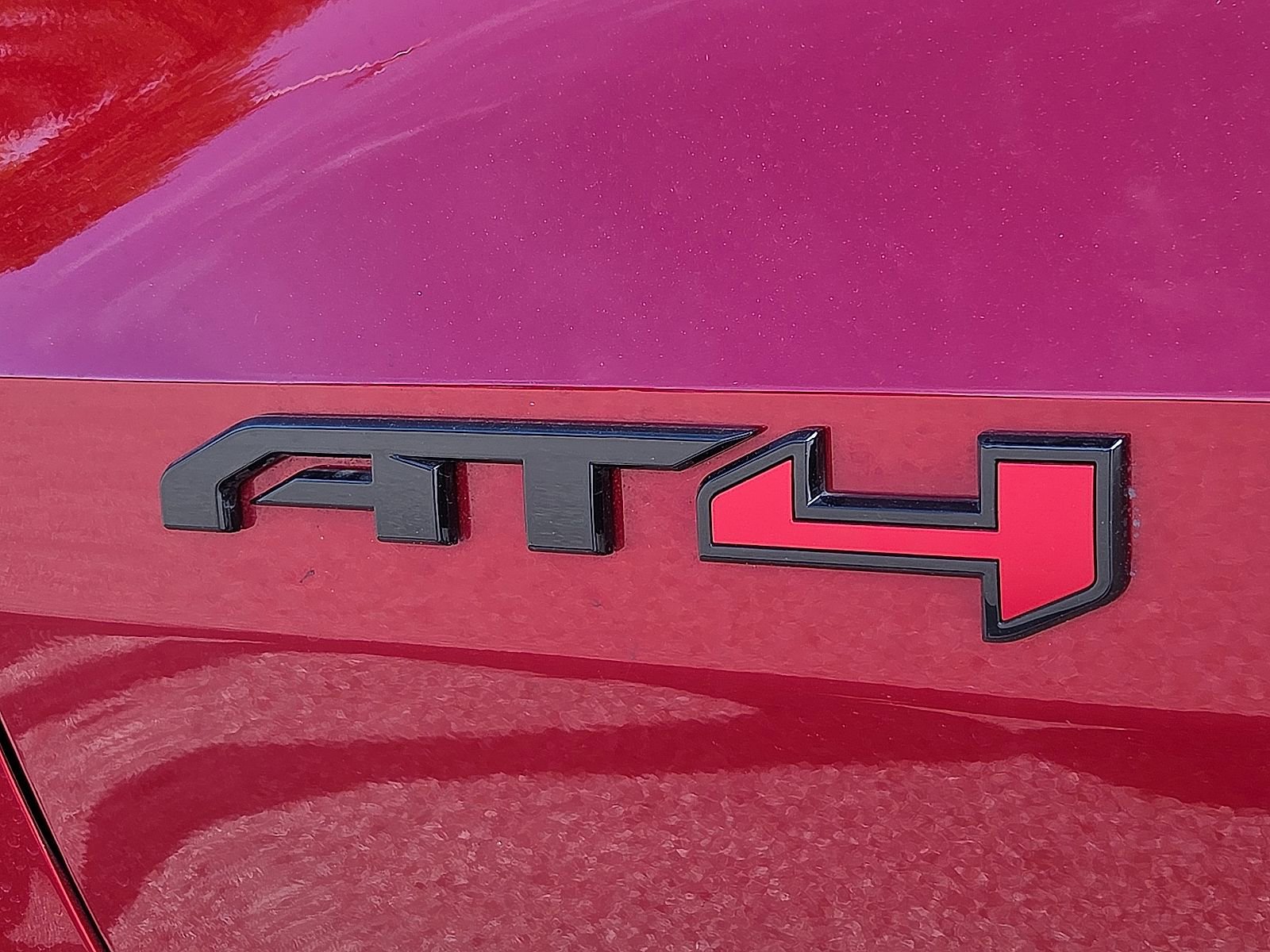 Used 2025 GMC Canyon AT4 w/ Nightfall Edition AWD/4WD image 9