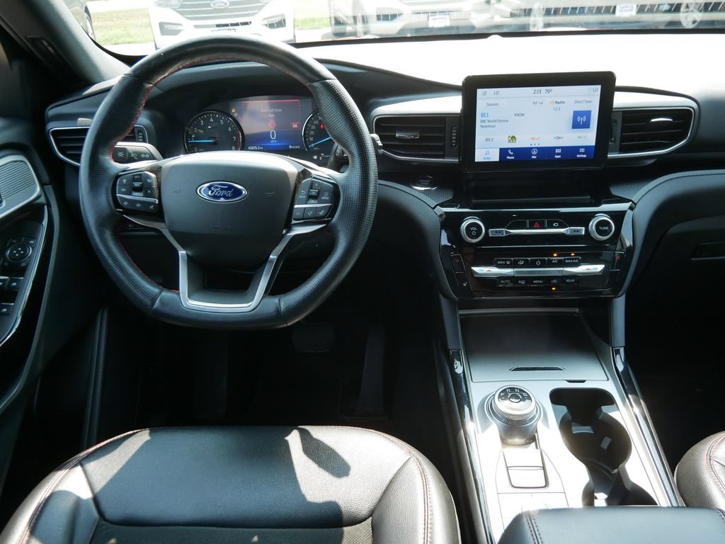 Certified 2022 Ford Explorer ST-Line AWD/4WD image 16