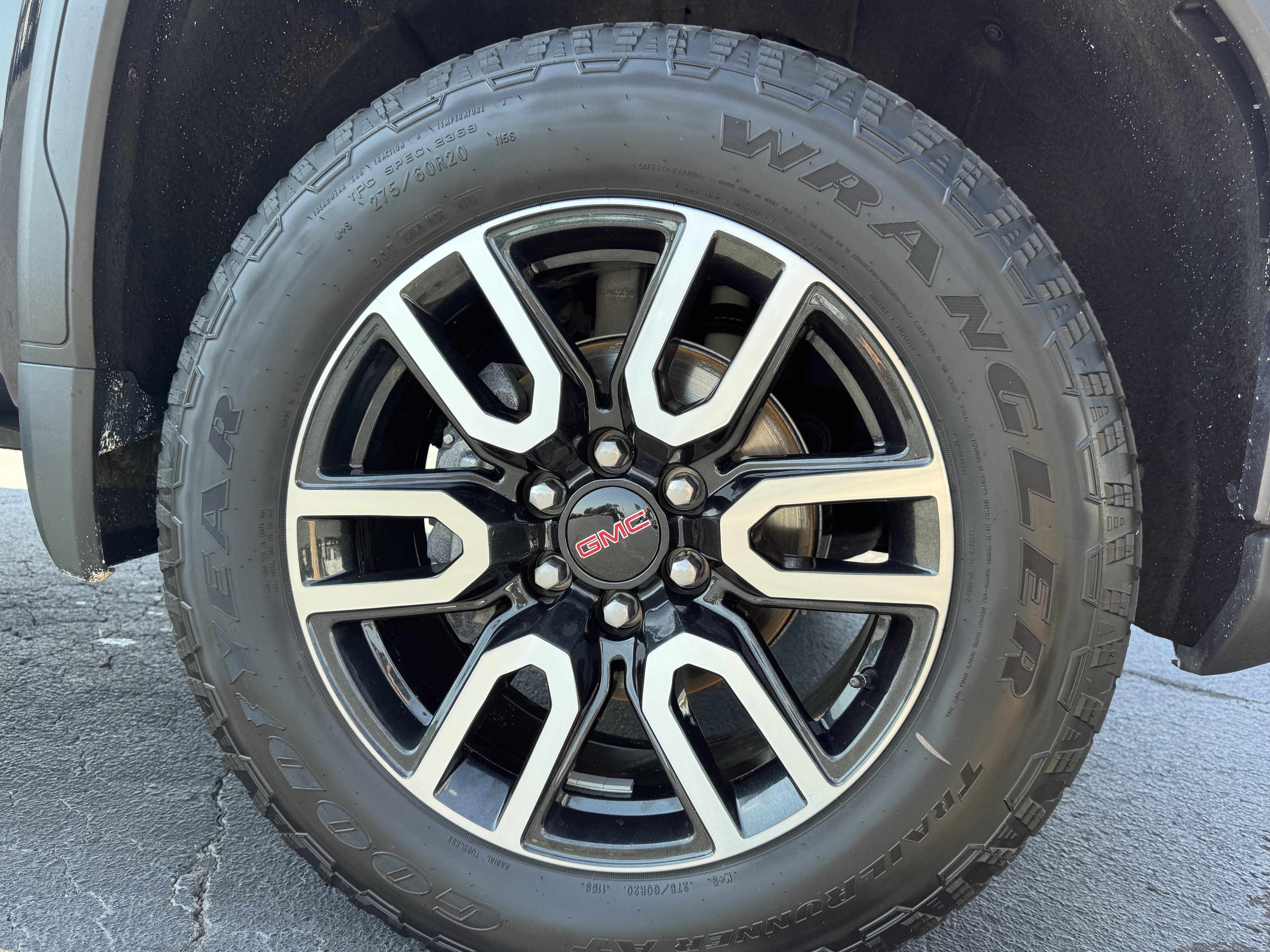 Used 2023 GMC Sierra 1500 AT4 w/ AT4 Premium Package AWD/4WD image 15