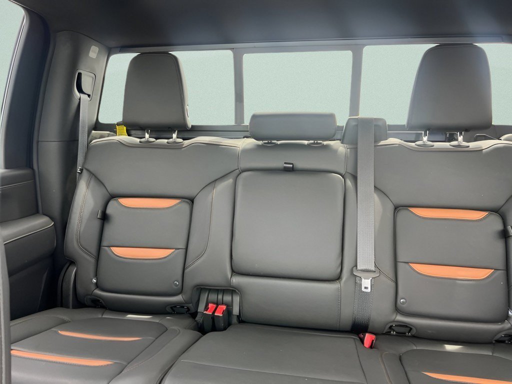 Used 2022 GMC Sierra 2500 AT4 w/ AT4 Premium Plus Package AWD/4WD image 23
