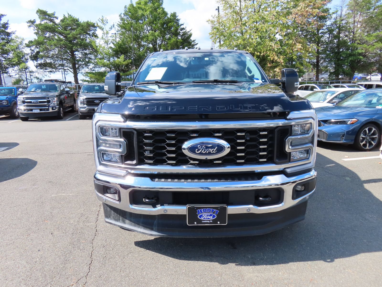 Certified 2025 Ford F350 Lariat w/ Lariat Ultimate Package AWD/4WD image 2