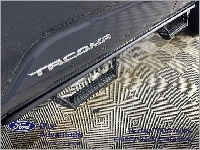 Used 2025 Toyota Tacoma SR5 AWD/4WD image 14