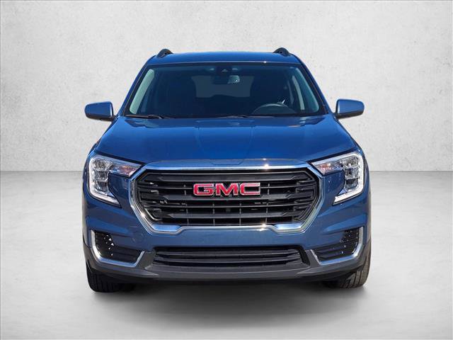 Used 2024 GMC Terrain SLE w/ Driver Convenience Package FWD image 2