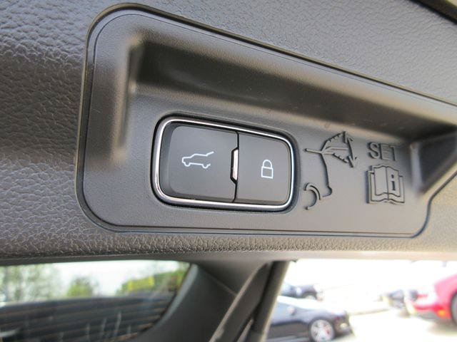 Certified 2023 Ford Explorer Limited w/ Limited Technology Package AWD/4WD image 33
