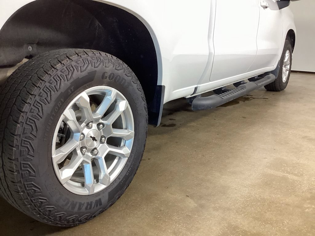 Used 2023 Chevrolet Silverado 1500 RST AWD/4WD image 10