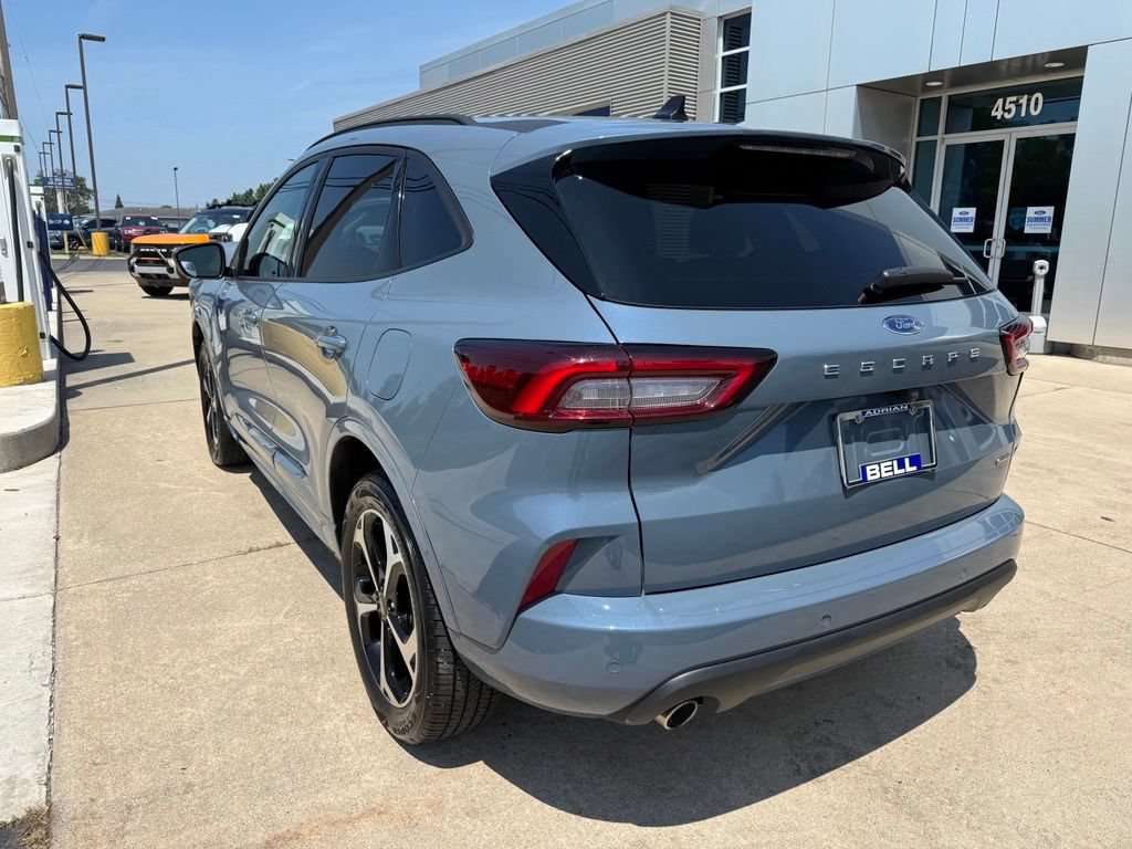 Certified 2024 Ford Escape ST-Line Elite AWD/4WD image 7