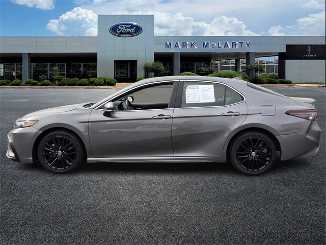 Used 2024 Toyota Camry SE image 2