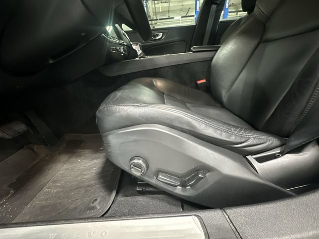 Used 2021 Volvo S60 T6 Momentum w/ Advanced Package AWD/4WD image 18