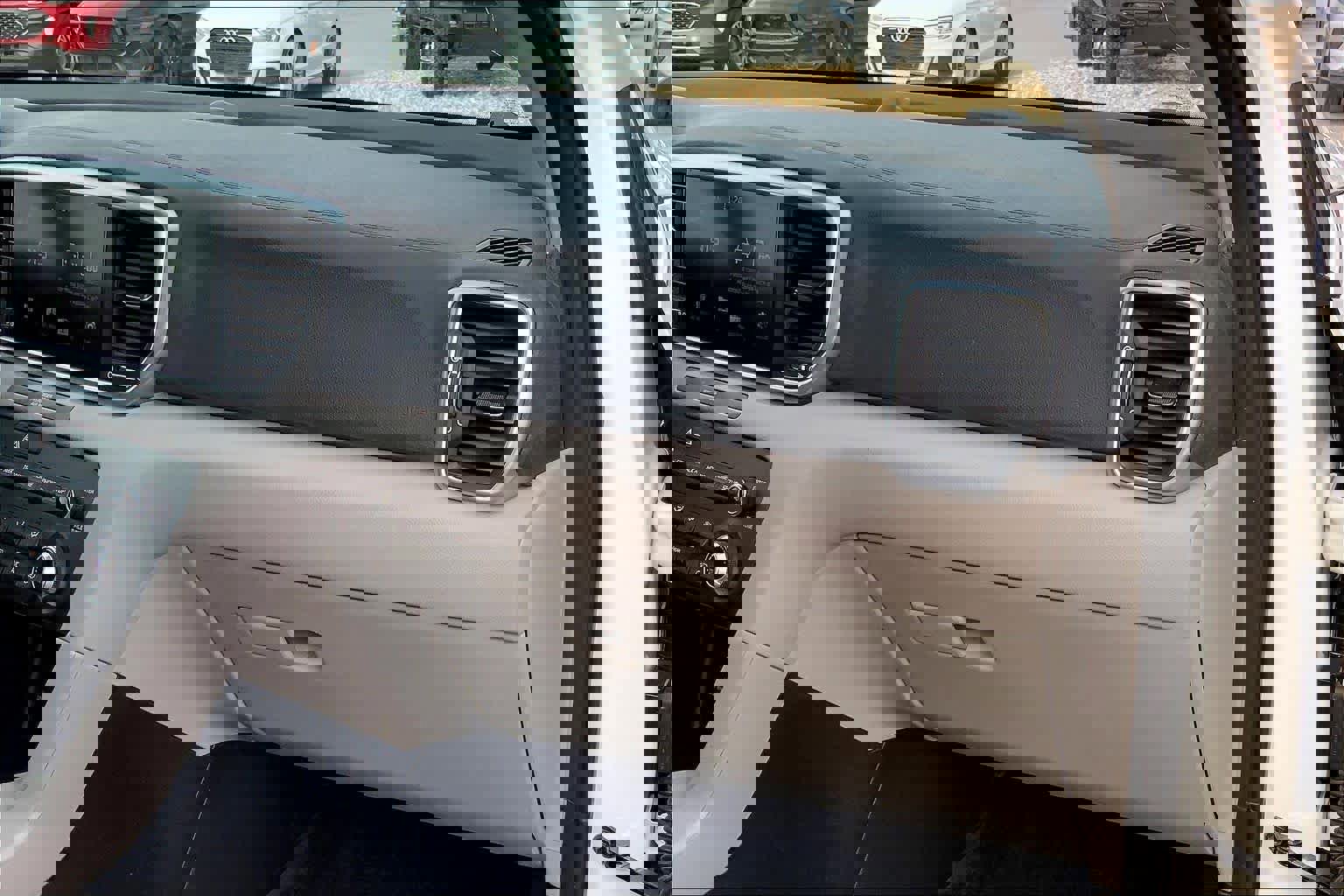 Used 2021 Kia Sportage LX image 17