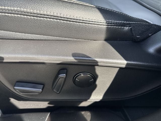 Certified 2023 Ford Escape SE w/ PHEV Premium Package FWD image 12