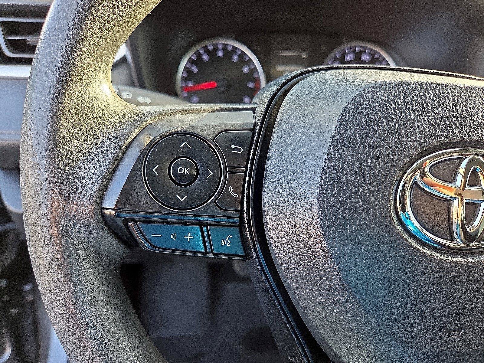 Used 2021 Toyota RAV4 LE FWD image 19