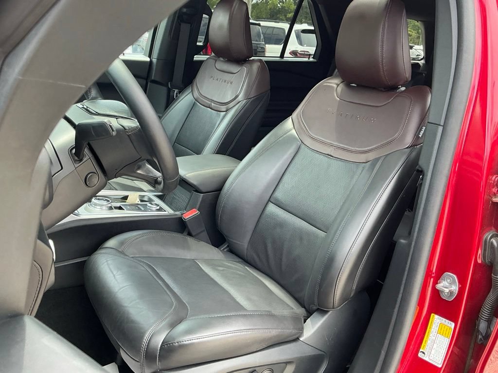 Certified 2023 Ford Explorer Platinum w/ Technology Package AWD/4WD image 39