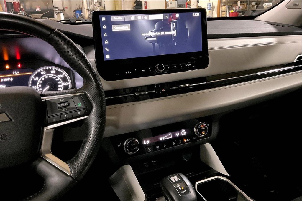 Used 2025 Mitsubishi Outlander SE AWD/4WD image 6