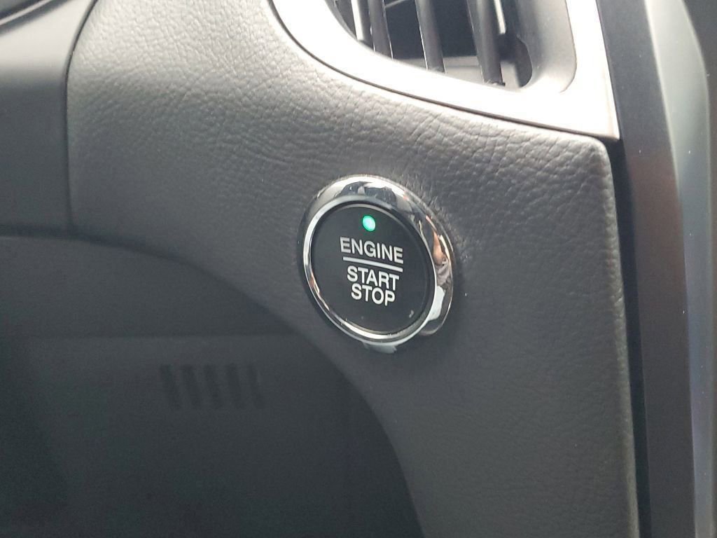 Certified 2023 Ford Edge ST-Line w/ Class II Trailer Tow Package image 23