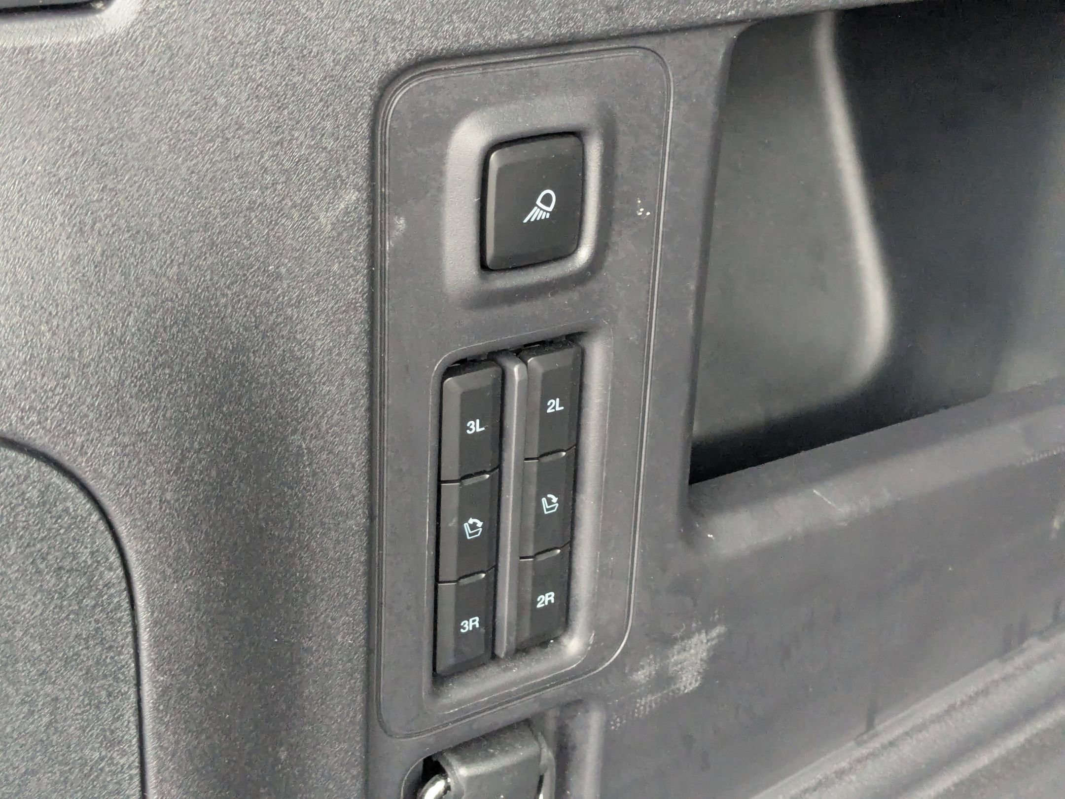 Certified 2025 Ford Expedition Platinum w/ Platinum Ultimate Package image 36