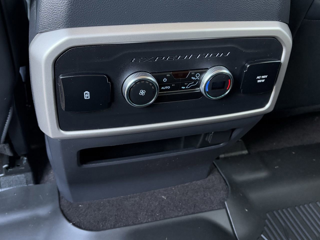 Certified 2023 Ford Expedition XLT image 22