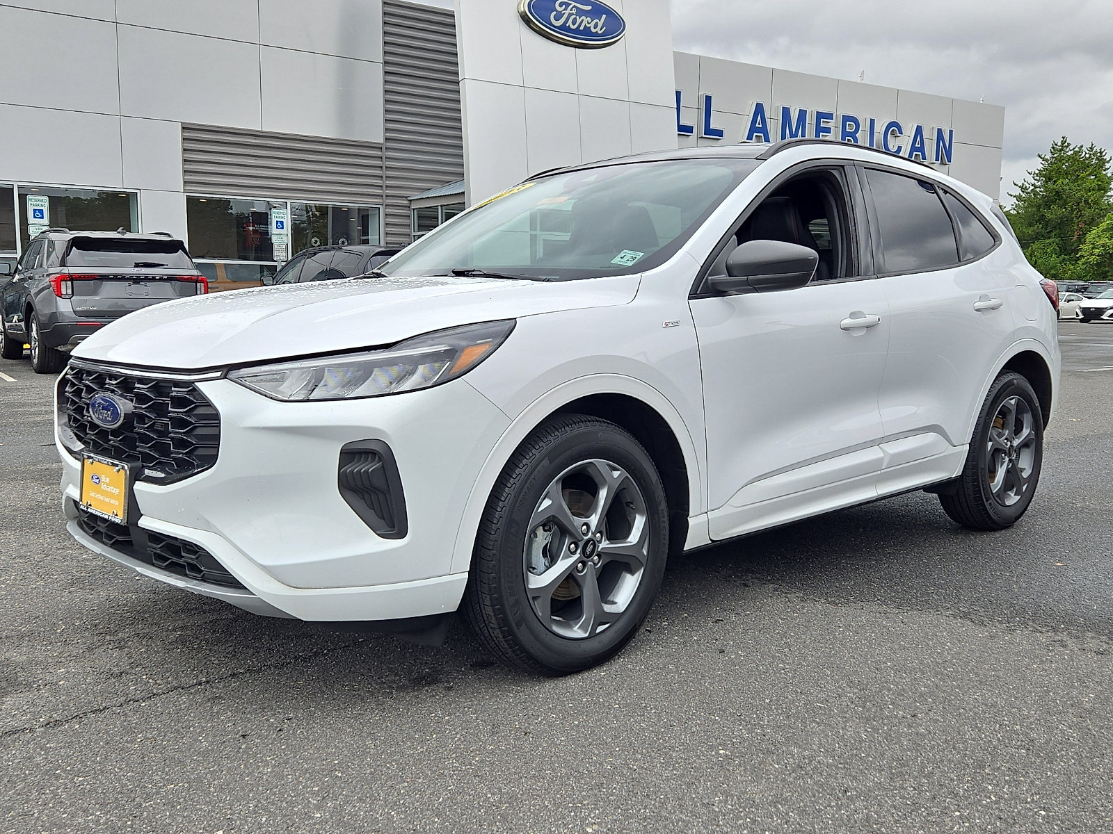 Certified 2023 Ford Escape ST-Line w/ Tech Pack #1 AWD/4WD image 5