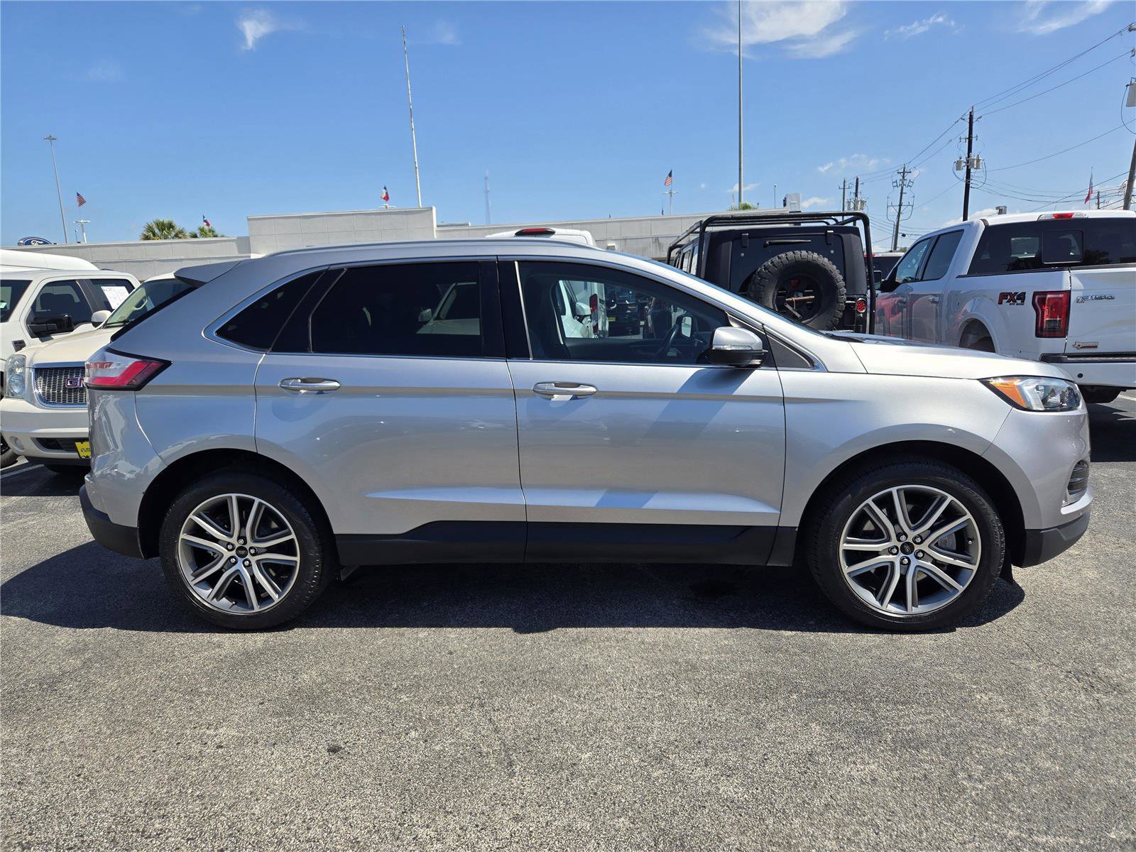 Certified 2023 Ford Edge Titanium AWD/4WD image 4