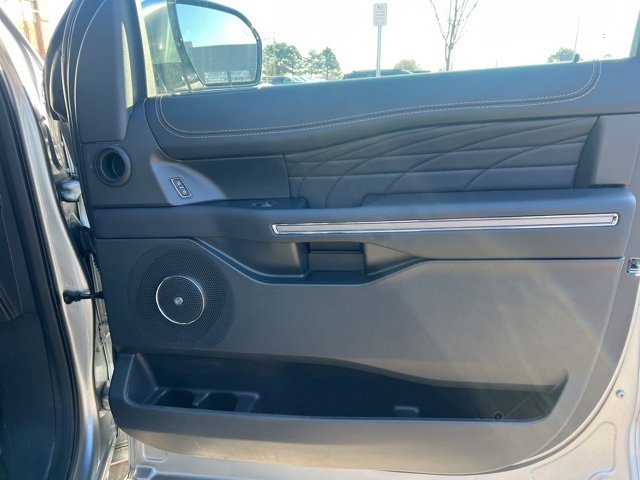 Certified 2024 Ford Expedition Platinum image 9
