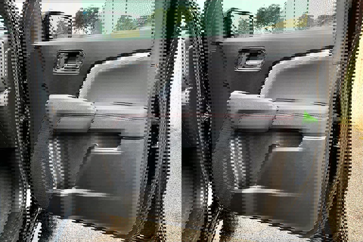 Used 2024 Chevrolet Colorado Z71 w/ Z71 Convenience Package 2 image 24