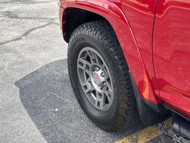 Used 2018 Toyota 4Runner TRD Off-Road Premium w/ TRD Performance Package AWD/4WD image 16