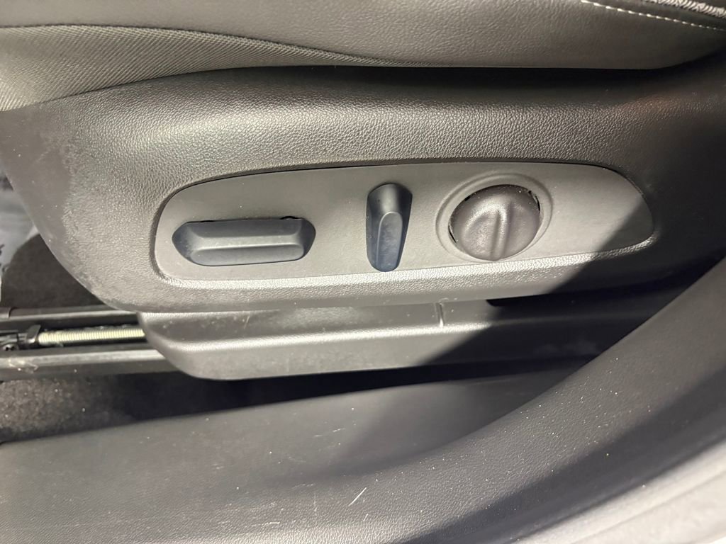 Used 2023 Buick Encore GX Essence w/ Advanced Technology Package AWD/4WD image 15