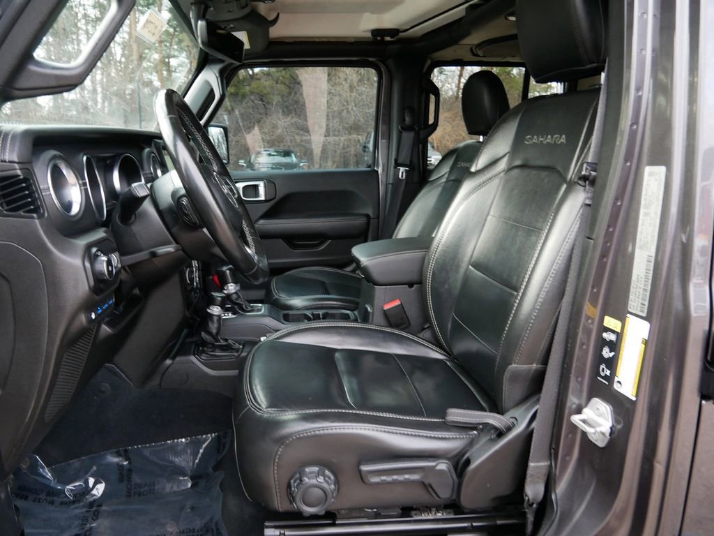 Used 2022 Jeep Wrangler Unlimited Sahara w/ Cold Weather Group image 14