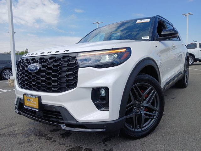 Certified 2025 Ford Explorer ST-Line w/ Premium Package AWD/4WD image 33