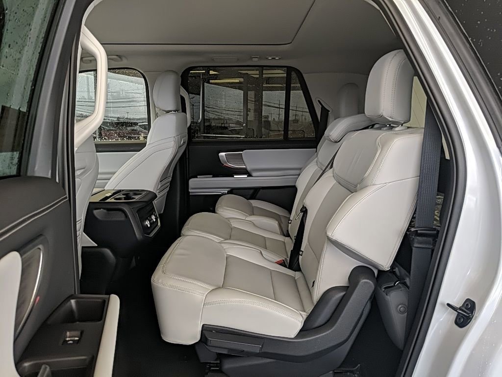 Certified 2025 Ford Expedition Max Platinum image 16