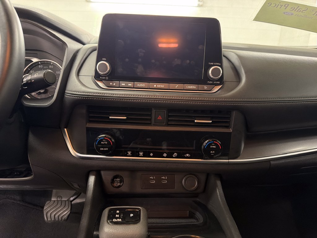 Used 2025 Nissan Rogue SV FWD image 23