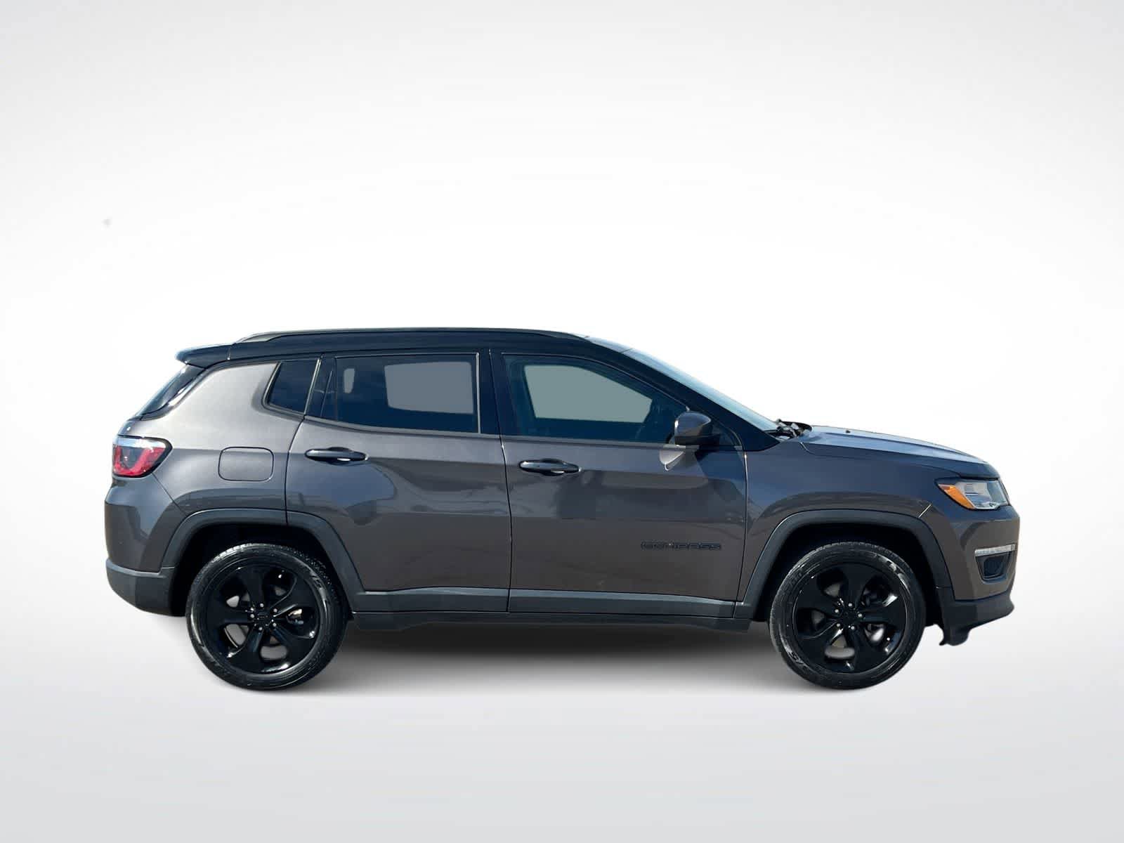 Used 2019 Jeep Compass Latitude FWD image 9