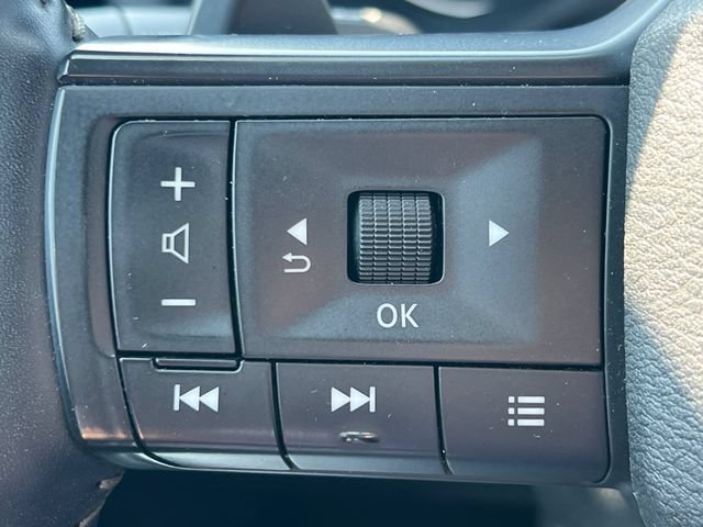Used 2025 Nissan Rogue SV AWD/4WD image 26