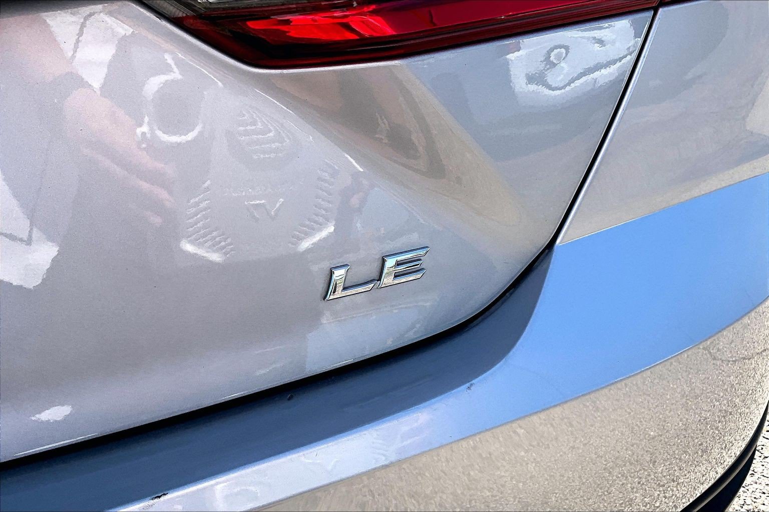 Used 2025 Toyota Camry LE FWD image 8