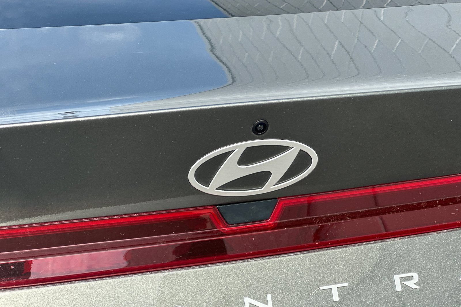 Used 2025 Hyundai Elantra SE FWD image 29