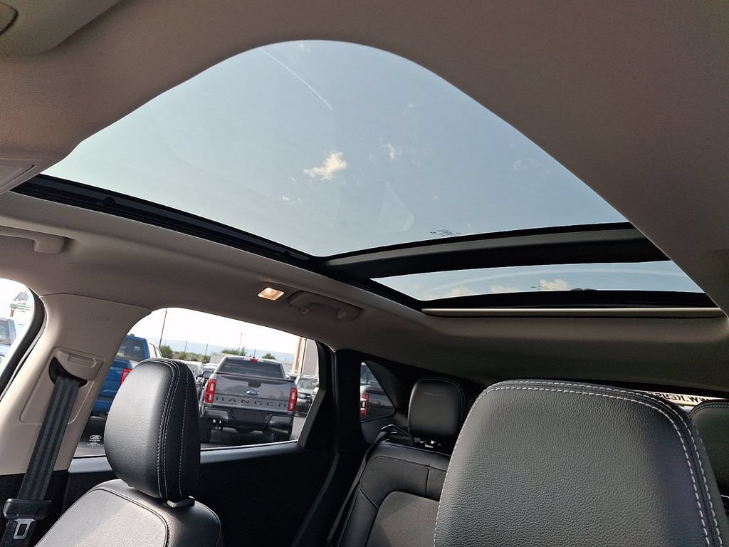 Certified 2020 Ford Escape Titanium AWD/4WD image 14
