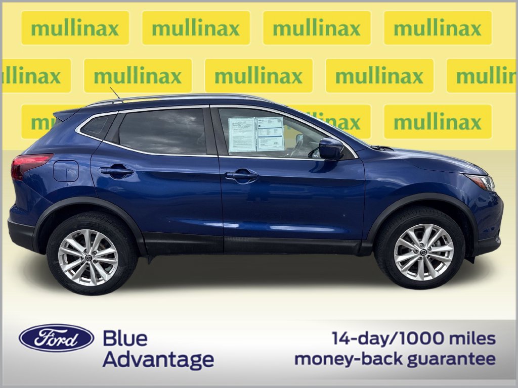 Used 2019 Nissan Rogue Sport SV FWD image 2