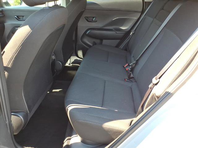 Used 2025 Hyundai Kona SEL FWD image 9