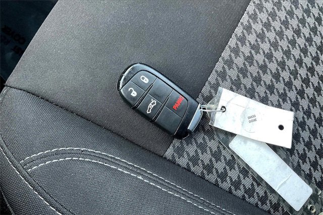 Used 2023 Dodge Challenger SXT image 11