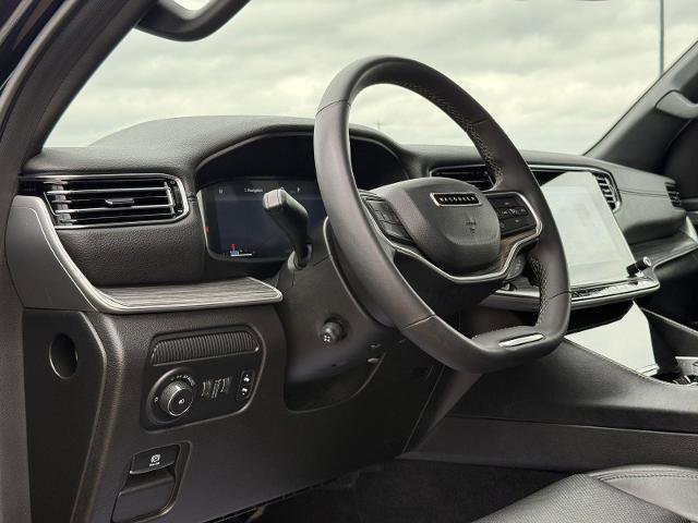 Used 2024 Jeep Wagoneer Series II w/ Flexible Seating Group AWD/4WD image 11