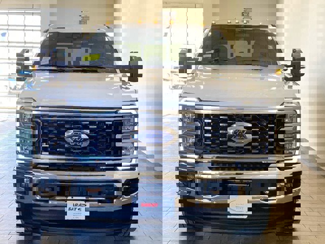 Certified 2024 Ford F350 Lariat w/ Lariat Ultimate Package image 3