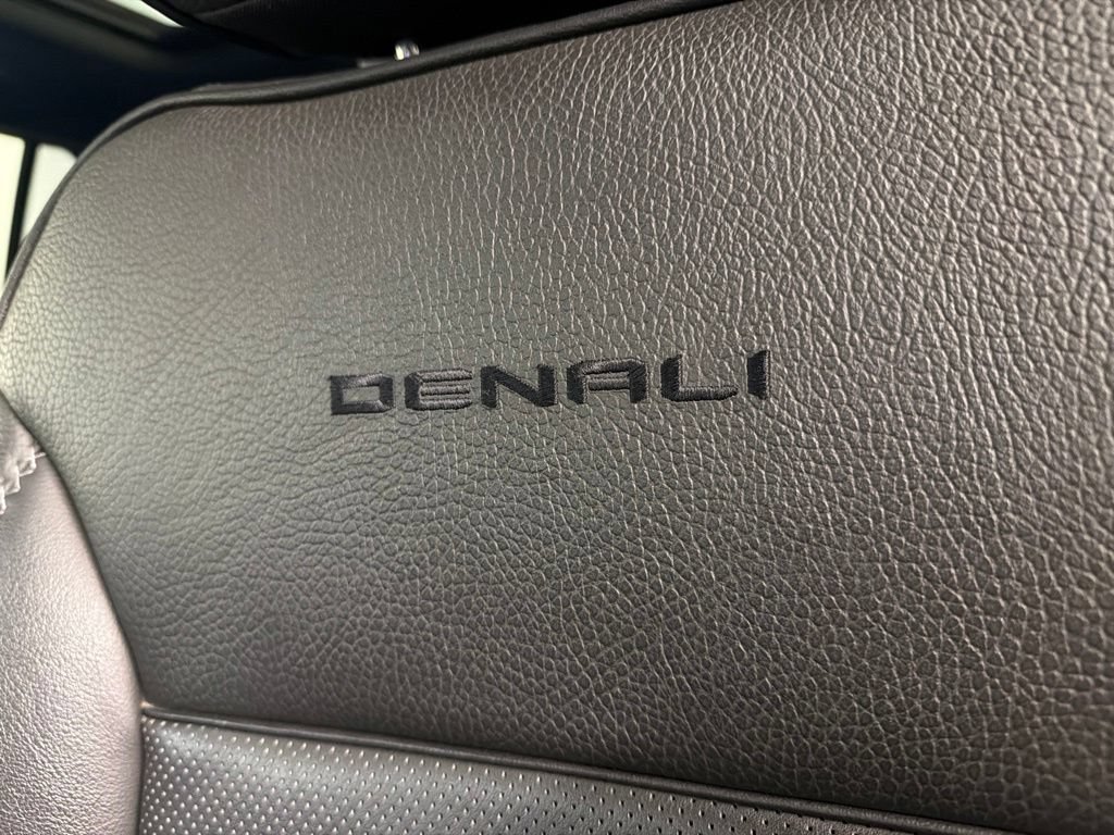 Used 2021 GMC Yukon Denali w/ Denali Premium Package AWD/4WD image 27