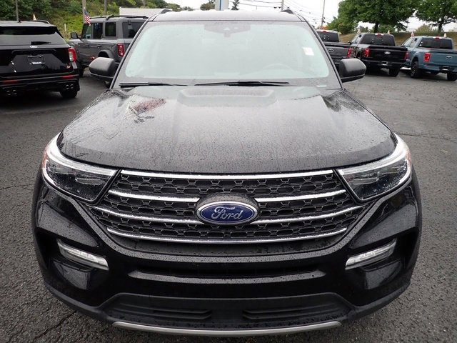 Certified 2023 Ford Explorer XLT w/ Equipment Group 202A image 8