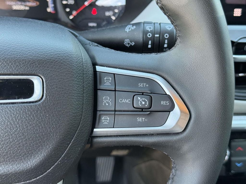 Used 2025 Jeep Compass Limited AWD/4WD image 12