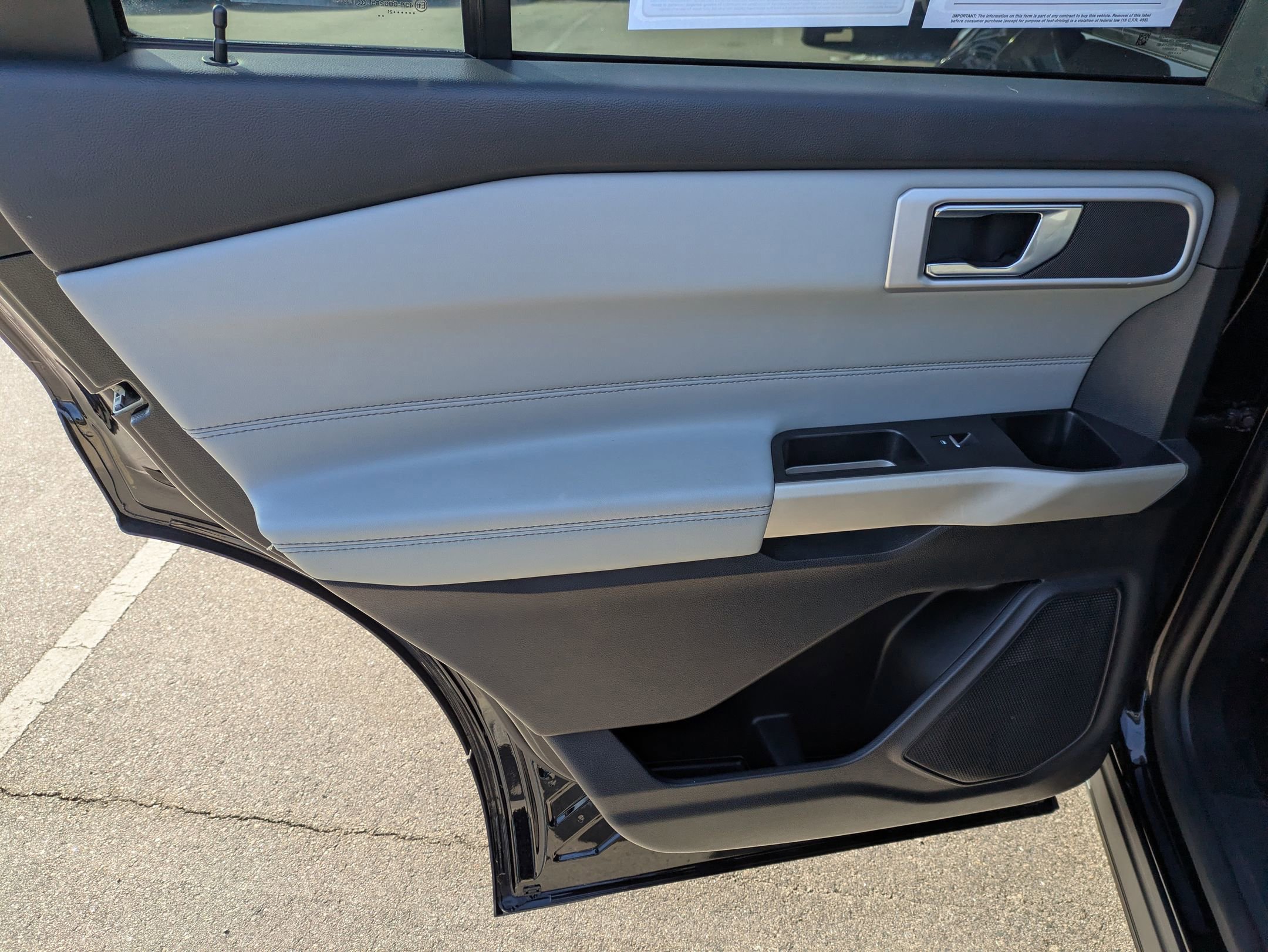 Certified 2021 Ford Explorer XLT w/ Equipment Group 202A image 31