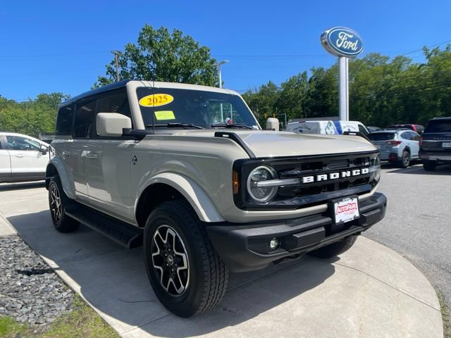 Certified 2025 Ford Bronco Outer Banks AWD/4WD image 2